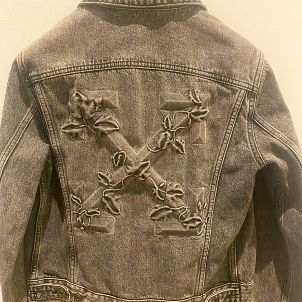 New never worn Off white Denim short Jacket